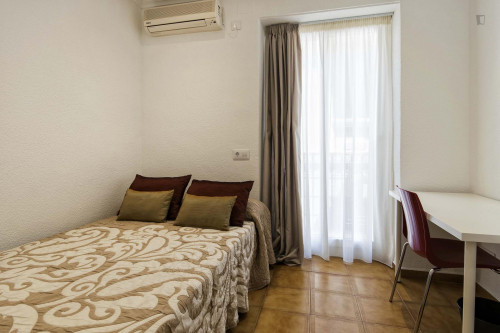  Appealing Double Bedroom Near The Alicante Marina  -  Appealing double bedroom near the Alicante Marina  - Gallery -  1