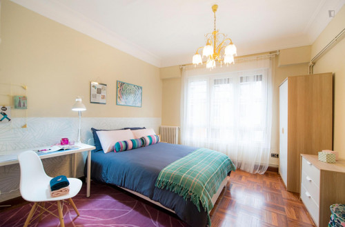 Sublime Double Bedroom In A Student Flat, In Indautxu - 2