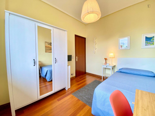 Single bedroom in 5-bedroom apartment - Gallery - 65