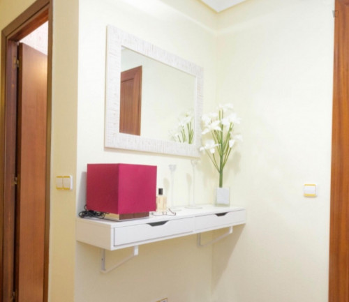  Single Bedroom In 4-Bedroom Apartment  -  Single bedroom in 7-bedroom apartment  - Gallery -  1