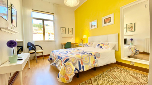 Lovely double bedroom near Puente de La Salve - Gallery - 10