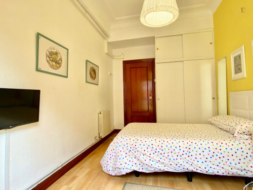 Great double bedroom with a balcony - Gallery - 9