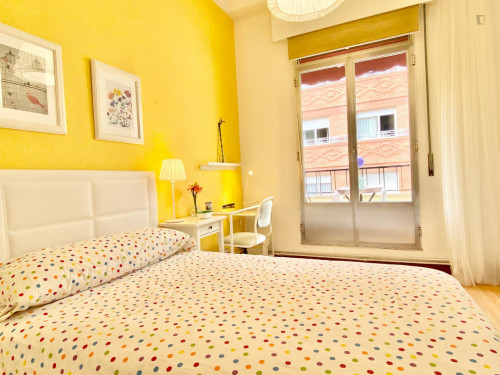 Great double bedroom with a balcony