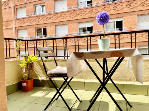 Great double bedroom with a balcony - Gallery - 16