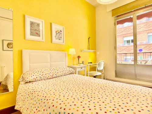 Great double bedroom with a balcony  - Gallery -  5