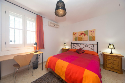Lovely Double Ensuite Bedroom In A 4-Bedroom Apartment Near Parroquia San Francisco Javier - 1