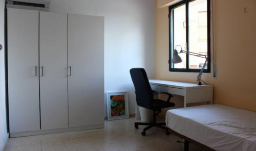 Lovable Room In Erasmus Students Flat In Triana - 2