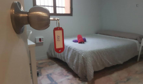  Perfect Kingsize Bed Room For Student Girl In The City Center  -  Perfect kingsize bed room for student girl in the city center P18_7(288)  - Gallery -  2