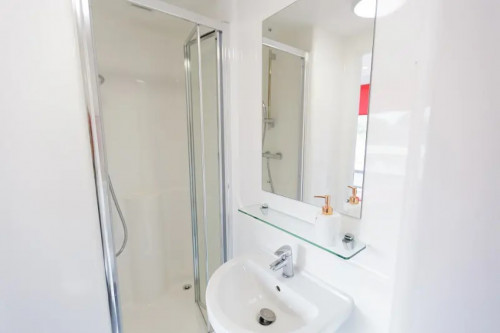  Silver En-Suite (Higher Floors)  -  AXO New Cross  - Gallery -  2