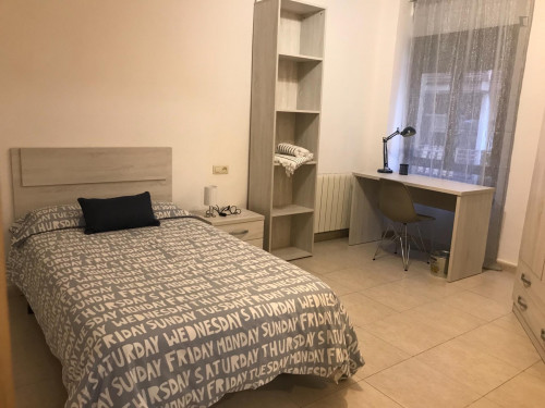Habitación Grande En Piso Compartido/11 - 2