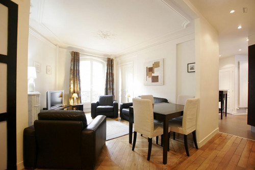 Tasteful 2-Bedroom Apartment In The Exciting Heart Of Paris - 1