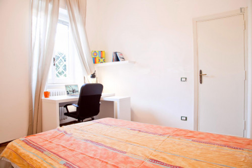 Bright Double Bedroom Near Tevere River Bank - 2
