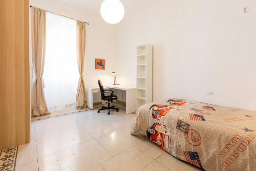 Airy Single Bedroom In Piazza Bologna Neighbourhood - 2