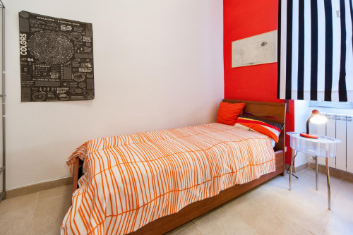  Modern Single Ensuite Bedroom Close To The Trastevere Area  -  Modern single ensuite bedroom close to the Trastevere area  - Gallery -  2