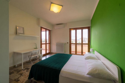 Cosy Double Bedroom With Balcony Close To Florence City Centre	 - 2
