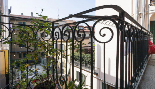 Modern 1-bedroom flat in Isola - Gallery - 2