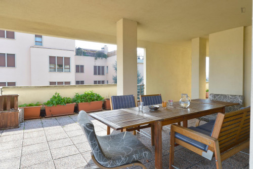 2-Bedroom apartment near Bologna Mazzini train station