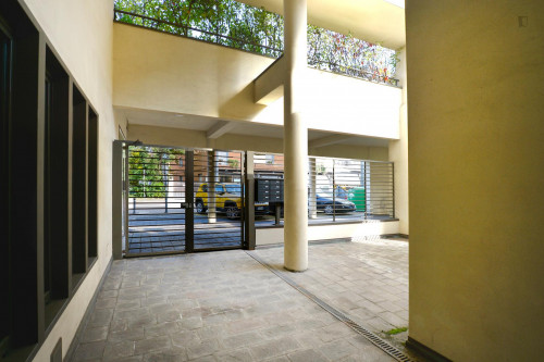 2-Bedroom apartment near Bologna Mazzini train station