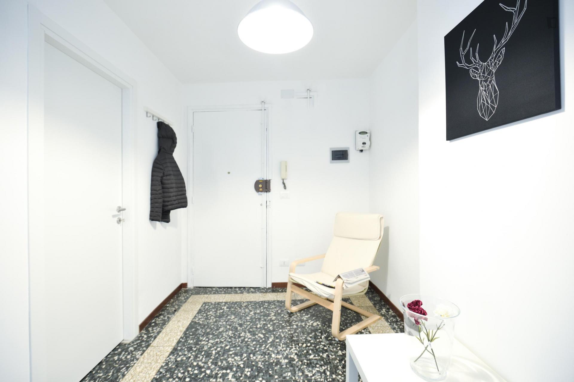 Bright double bedroom in Borgo San Paolo