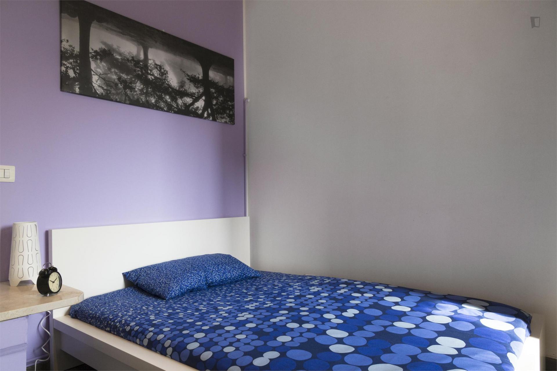 Beautiful double ensuite bedroom in a 5-bedroom apartment near Arco di Porta Ticinese