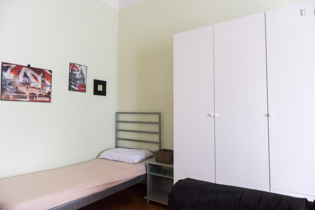 Bed in a twin bedroom near Politecnico University