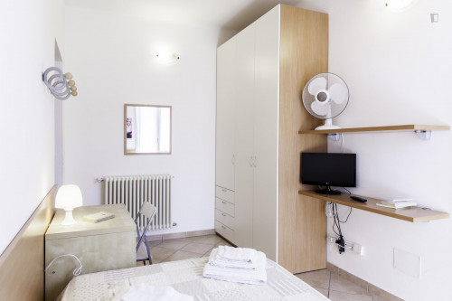 Inviting apartment 2-bedrooms near Basilica di Santa Maria dei Servi - Gallery - 8