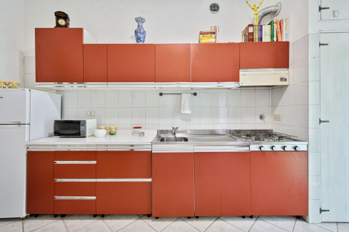 Pleasant 1-bedroom apartment near the Spezia metro - Gallery - 12