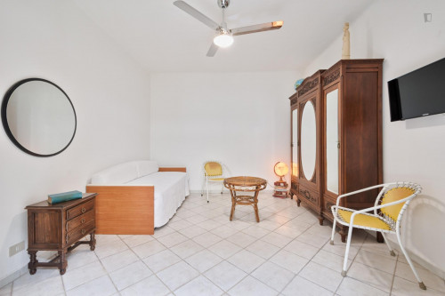 Pleasant 1-bedroom apartment near the Spezia metro - Gallery - 13