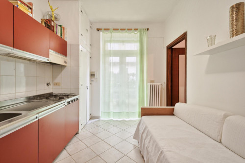 Pleasant 1-bedroom apartment near the Spezia metro - Gallery - 14