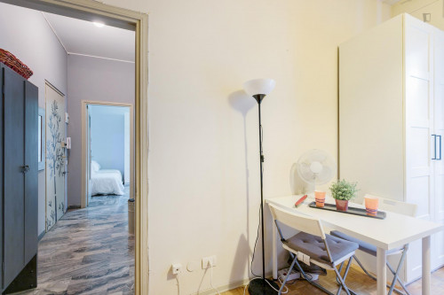 Multiple beds bedroom in 2-bedroom apartment - Gallery - 8