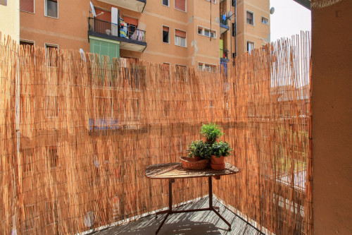 Twin bedroom with private bathroom and balcony close to Navigli - Gallery - 10