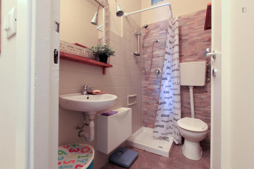 Twin bedroom with private bathroom and balcony close to Navigli - Gallery - 5