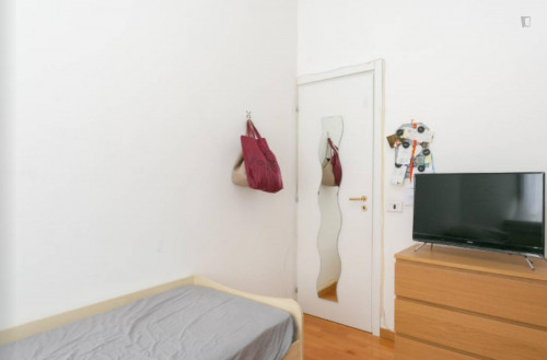 SIngle Bedroom In A 4-Bedrooms Apartment - 2