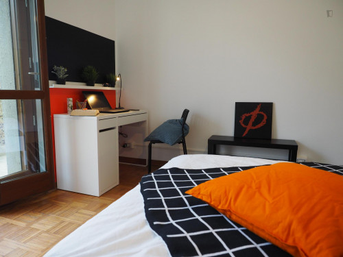 Airy single bedroom in Crocetta