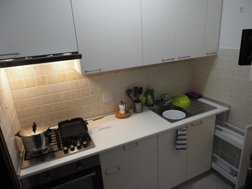 Airy single bedroom in Crocetta