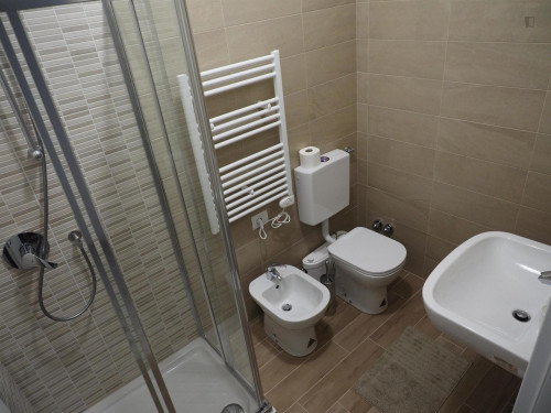 Airy single bedroom in Crocetta  - Gallery -  5