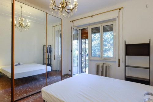 Pleasant double bedroom in Quartiere XXXII Europa  - Gallery -  1