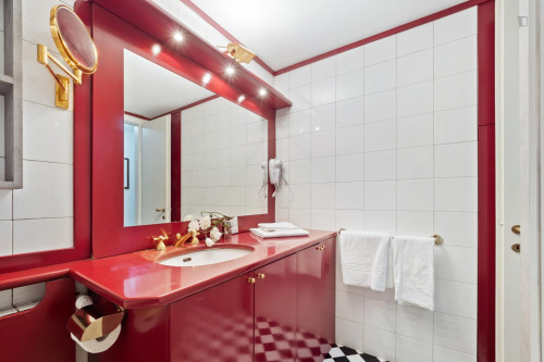 Comfy bright 1-bedroom apartment close to Lanza metro station - Gallery - 42