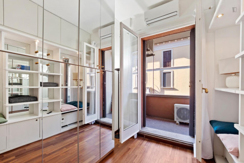 Comfy bright 1-bedroom apartment close to Lanza metro station - Gallery - 27