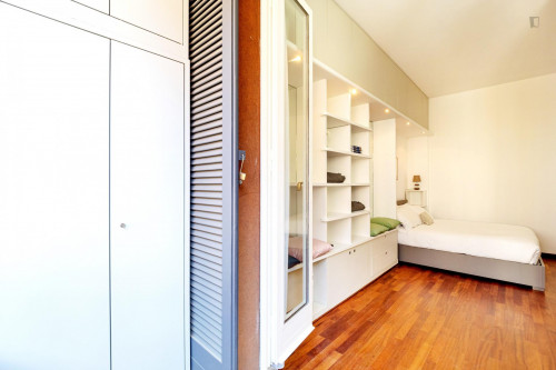 Comfy bright 1-bedroom apartment close to Lanza metro station - Gallery - 7