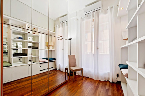 Comfy bright 1-bedroom apartment close to Lanza metro station - Gallery - 8