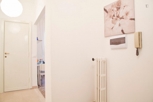 Cosy double bedroom in Ostiense neighbourhood - Gallery - 5