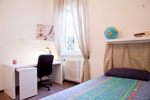 Cosy double bedroom in Ostiense neighbourhood - Gallery - 17