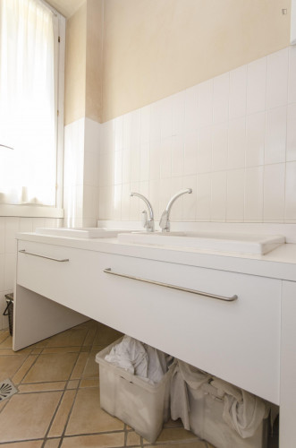 Elegant 2-bedroom apartment close to NABA, IULM and Bocconi - Gallery - 11