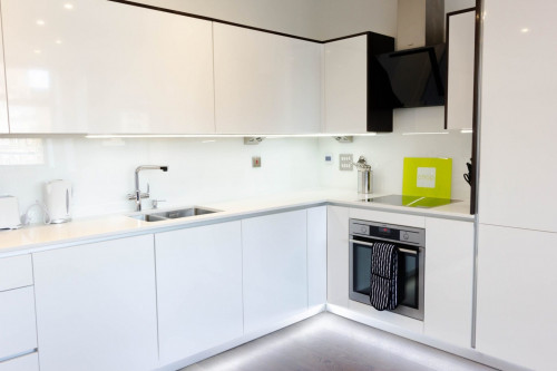  Three-Bedroom Apartment With Three Bathrooms  -  AES Aldgate  - Gallery -  1