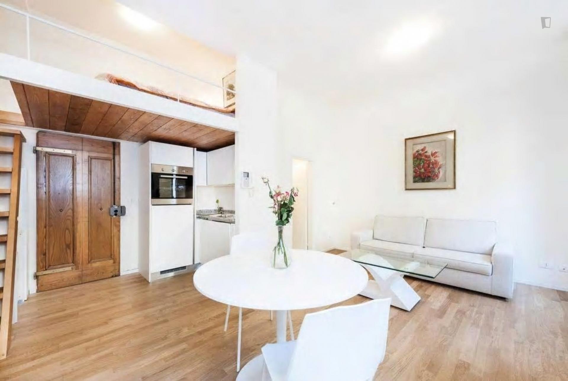 Modern studio near Piazza della Stazione