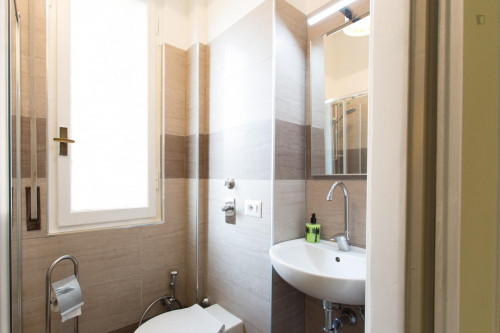 Cool double bedroom near Politecnico di Milano - Gallery - 7