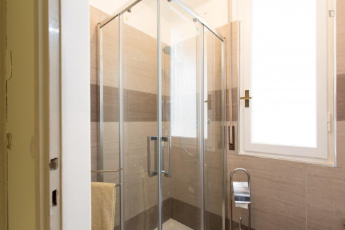 Cool double bedroom near Politecnico di Milano - Gallery - 6