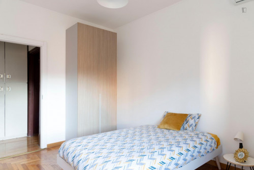 Lovely Single Bedroom Close To IULM University, Room 1 - 1