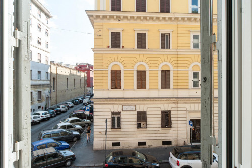 Student-friendly double bedroom in Rione XV Esquilino  - Gallery -  2